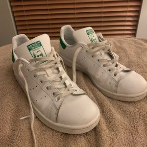 STAN SMITHS SIZE 6